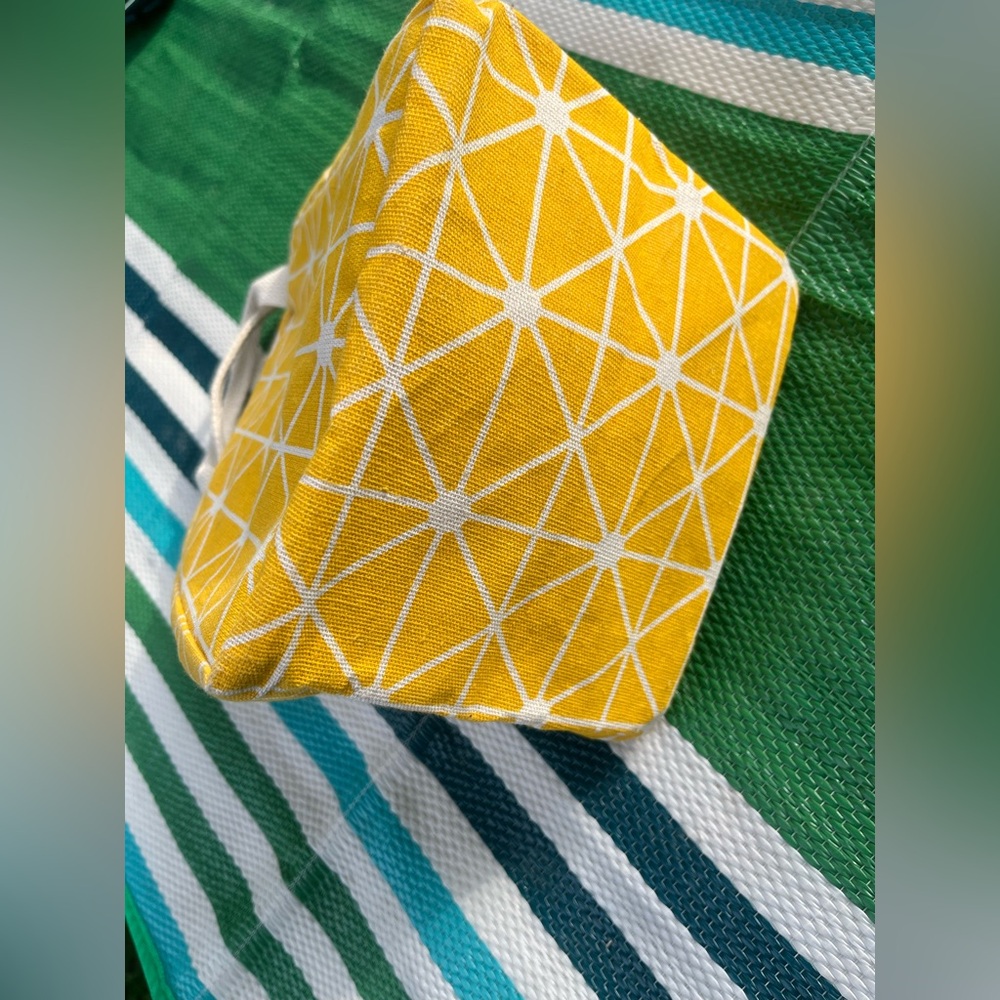 Make Me Smile Yellow Geometric Tote Lunch box - Picture 4 of 10